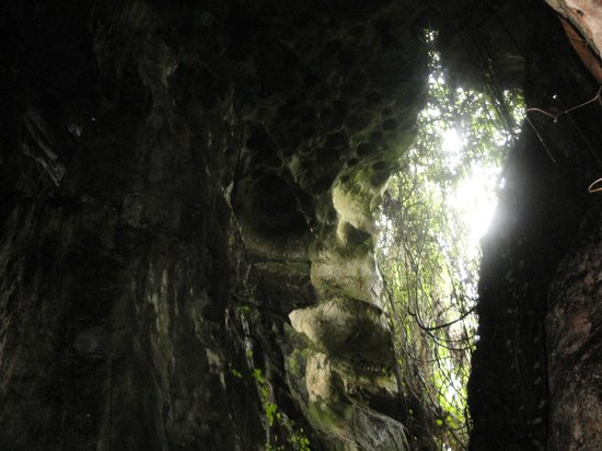 La Mora Cave