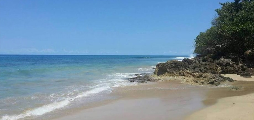 Peña Blanca Beach